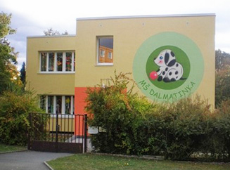 Naše školka je umístěna v klidném prostředí v Plzni Lobzích.